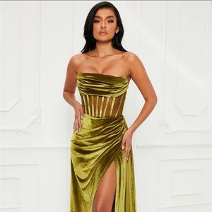 Fashion Nova Vivi Velvet Maxi Dress - NWT, Size Small